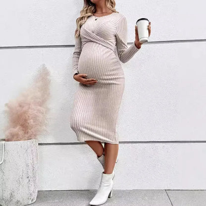 Chic Maternity Winter Dress – Warm A-Line Style for Pregnant Women